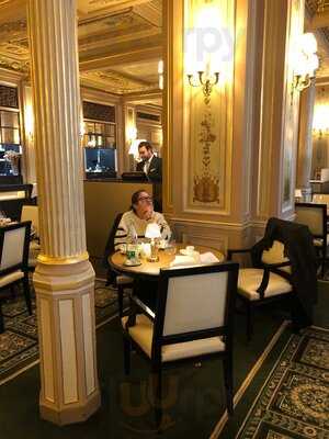 Café De La Paix