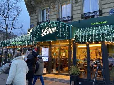 Léon de Bruxelles - Paris -  Champs-Elysees, Paris