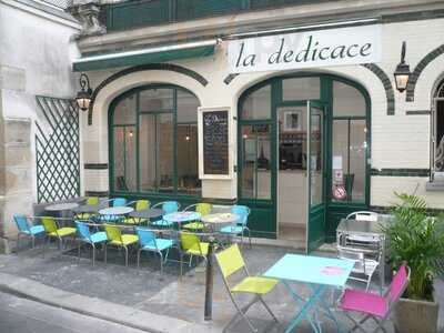 La dedicace, Paris