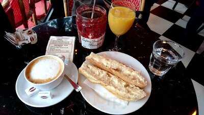 Café De L'Avenue, Paris