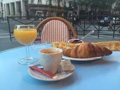 Le Cafe Populaire, Paris