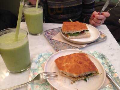 Maisie Café, Paris