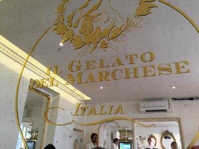 Ice Cream Parlor, Paris