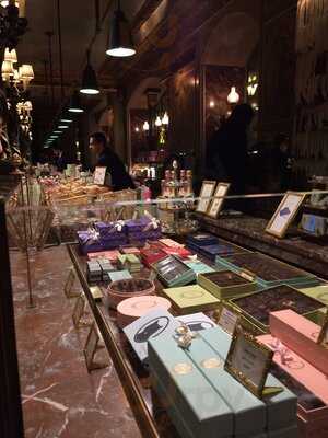 Laduree Paris Le Bar