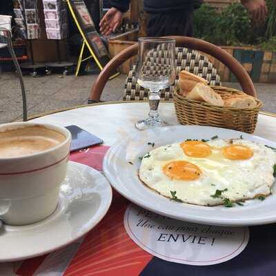 Le Repaire, Paris