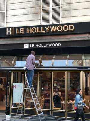 Le Hollywood, Paris