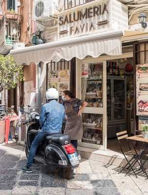 Salumeria  Favia, Bari