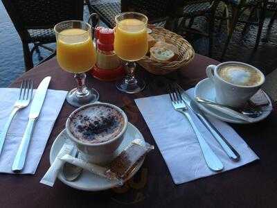 Le Diplomate, Paris