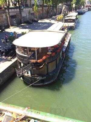 Kiosque Flottant At Quai Montebello, Paris