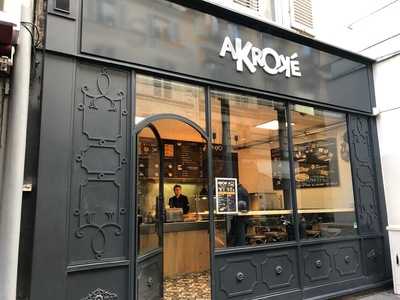 Akroké, Paris