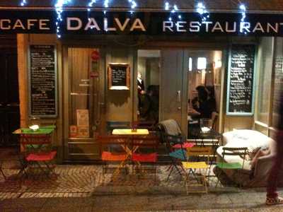 Dalva, Paris