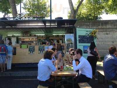 En attendant Rosa, Paris