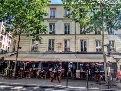 Aux Ours, Paris