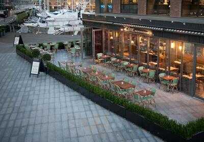 Cote St Katharine Docks