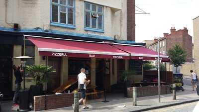 Stringray Globe Cafe, Bar and Pizzeria