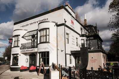 The Red Lion, Barnes