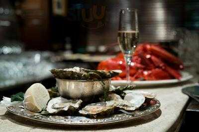 Green's Restaurant & Oyster Bar