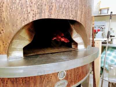 Pizzeria Dal Ciuchino, Bologna