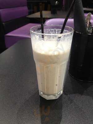 Creams Cafe