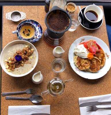 Henrietta Inman at Yardarm