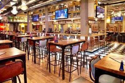 Sports Bar And Grill Canary Wharf