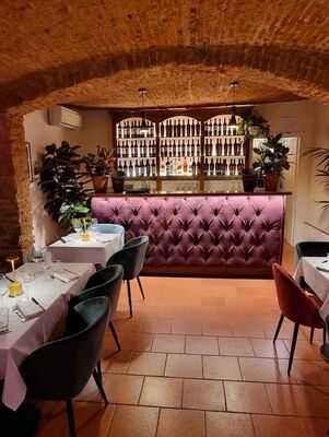 Salino Restaurant & Wine Bar