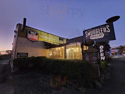 Smugglers Pub And Cafe