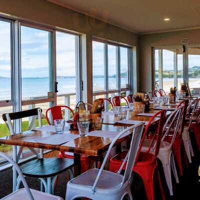 Beach House Eatery At Orewa Surf Club