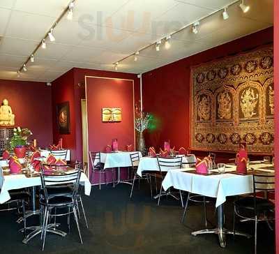 Dui's Restaurant Of Fine Thai Cuisine