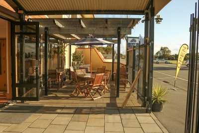 Saltwater Bar & Kitchen