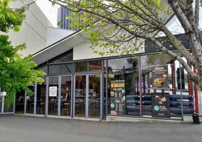 Wholly Bagels And Pizza Thorndon