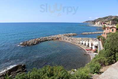 Ristorante della Foce beach, Imperia