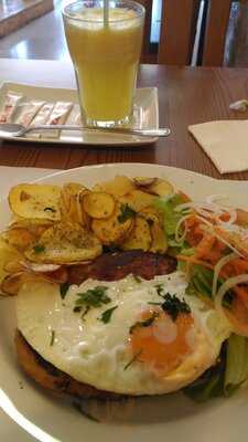 Moment'um