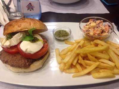 Top Burguer & Tapas Bar