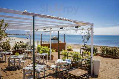 Colibri Beach Club & Bistro'