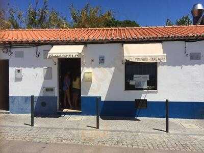 Churrasqueira Take Away O Castelo