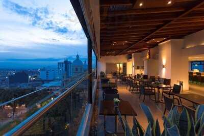 Skylounge Restaurante & Bar