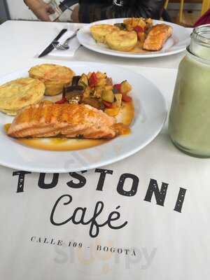 Tostoni Café