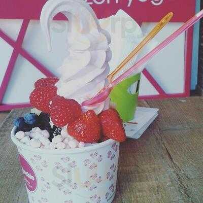 Moochi Frozen Yogurt