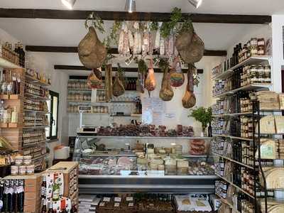 Shardana - Enoteca Salumeria