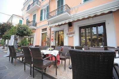 Cafe Noir, Diano Marina