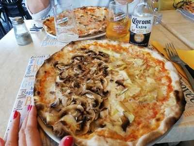 Schiaccia Pizza Di Boretti Monica, Gragnano