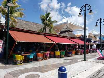 La Parrilla La Isla Shopping Mall - Cancún.