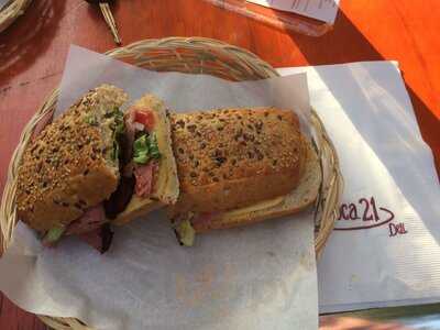 Boca 21 Deli