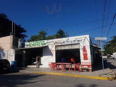 Quesadillas De La Colonia