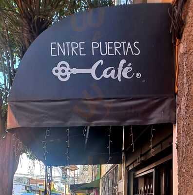 Entre Puertas Cafe