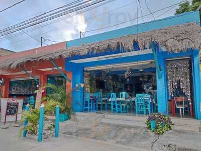 La Mojarrita Feliz Cocteles Y Mariscos