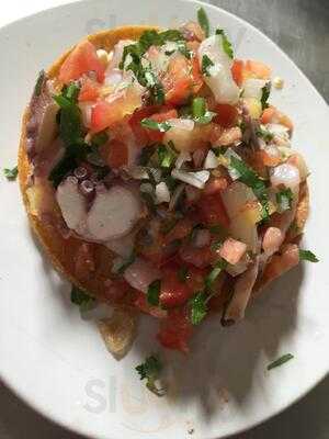 Mariscos El Cuervo