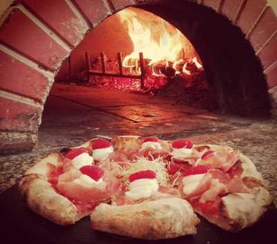 Nuova Pizzeria La Fenice Zambra