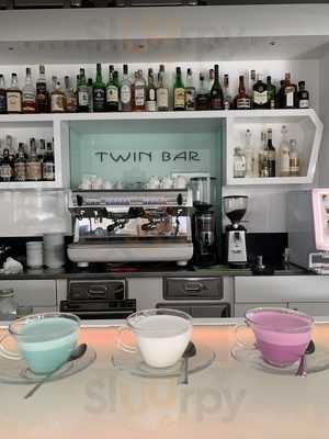 Twin Bar